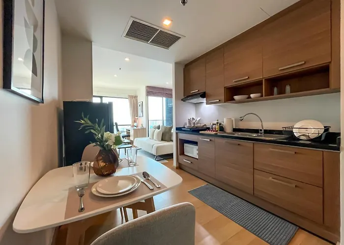 250 M To Bts L Spacious 42 Sqm L Pool And Steam Bangkok