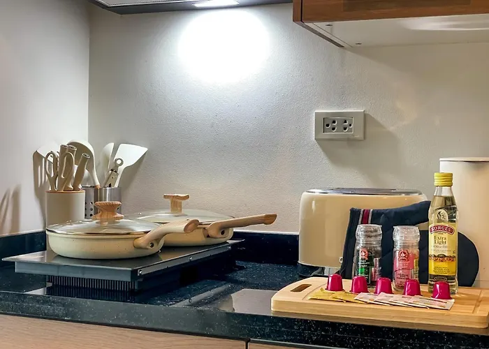 250 M To Bts L Spacious 42 Sqm L Pool And Steam Appartement *