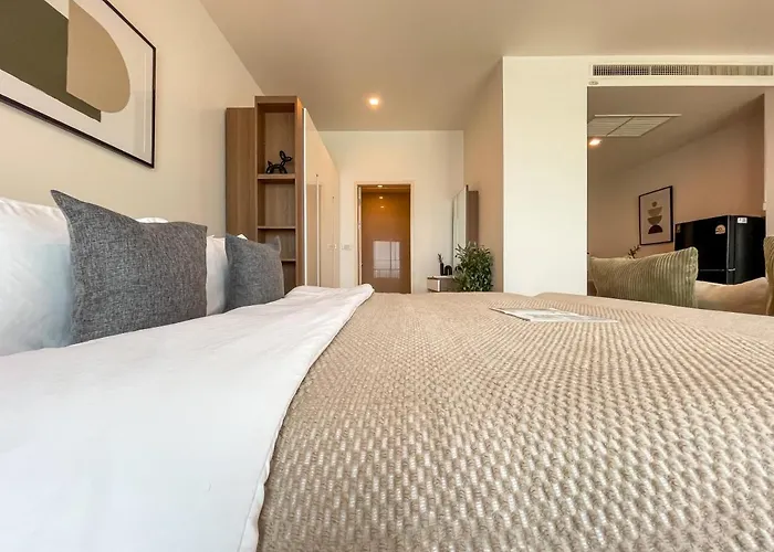 250 M To Bts L Spacious 42 Sqm L Pool And Steam Appartement Bangkok